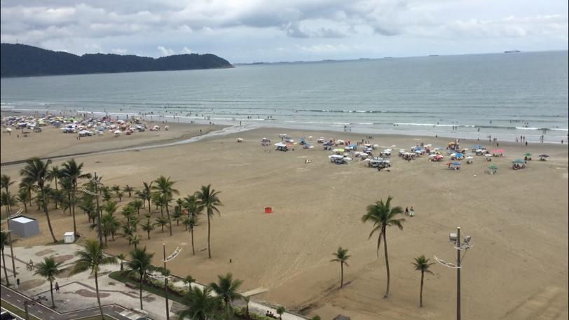 Vista do mar e da praia a partir do apartamento da Guilhermina